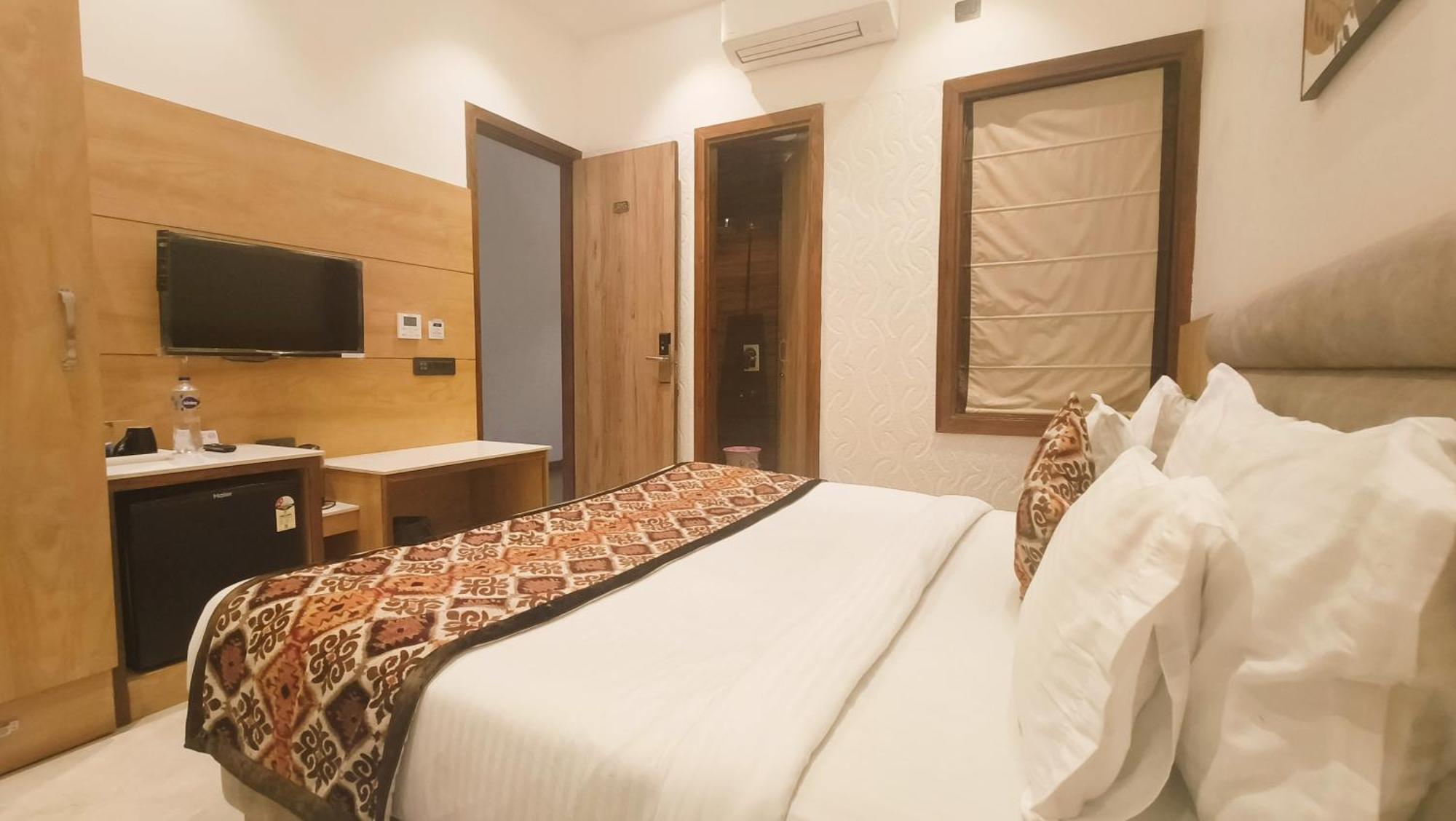 Blessings Hotel Амритсар Экстерьер фото