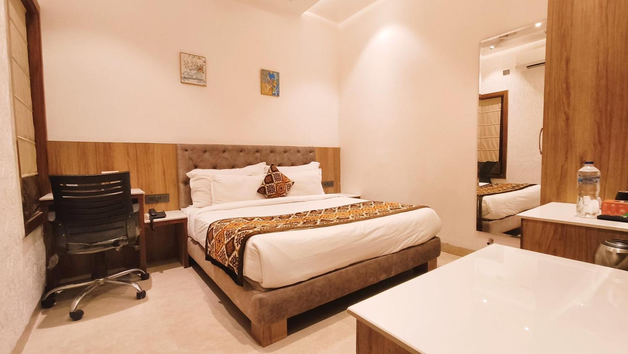 Blessings Hotel Амритсар Экстерьер фото
