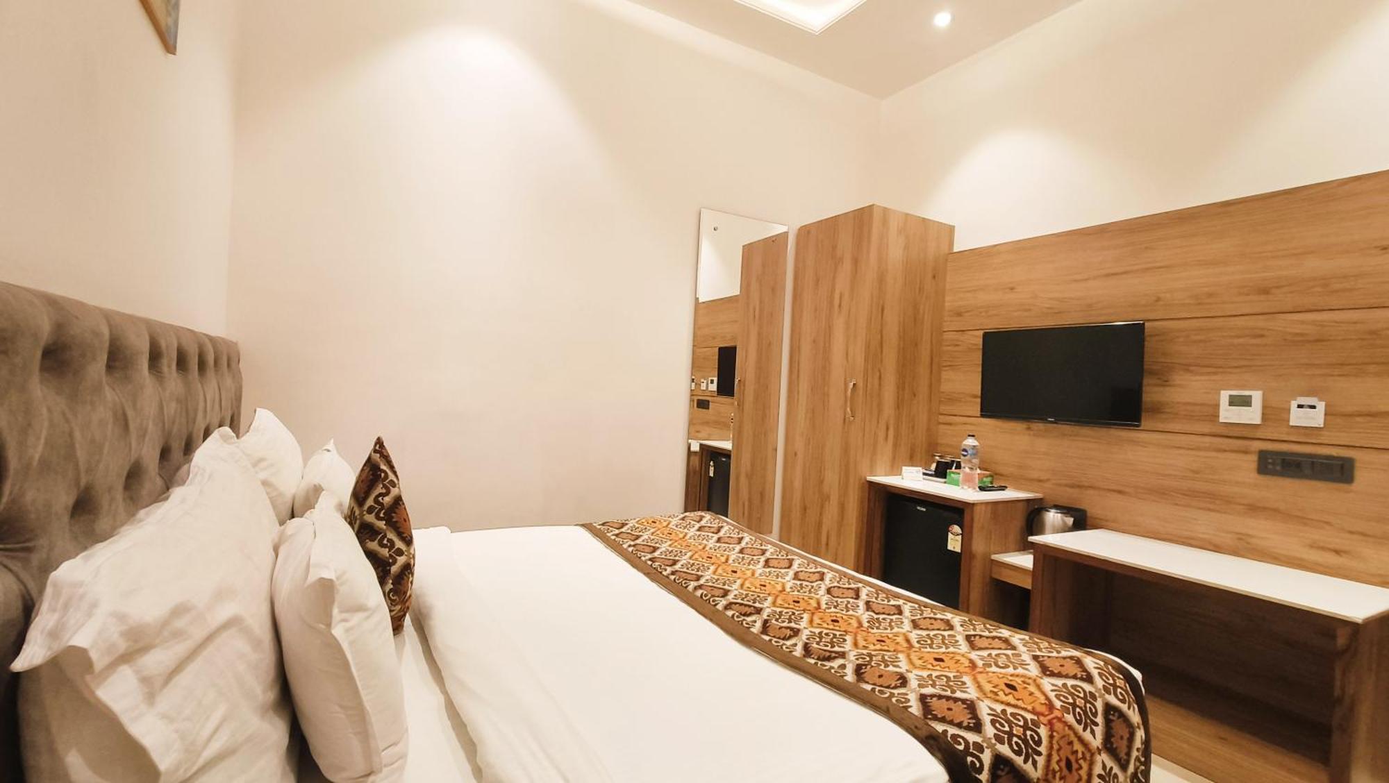 Blessings Hotel Амритсар Экстерьер фото