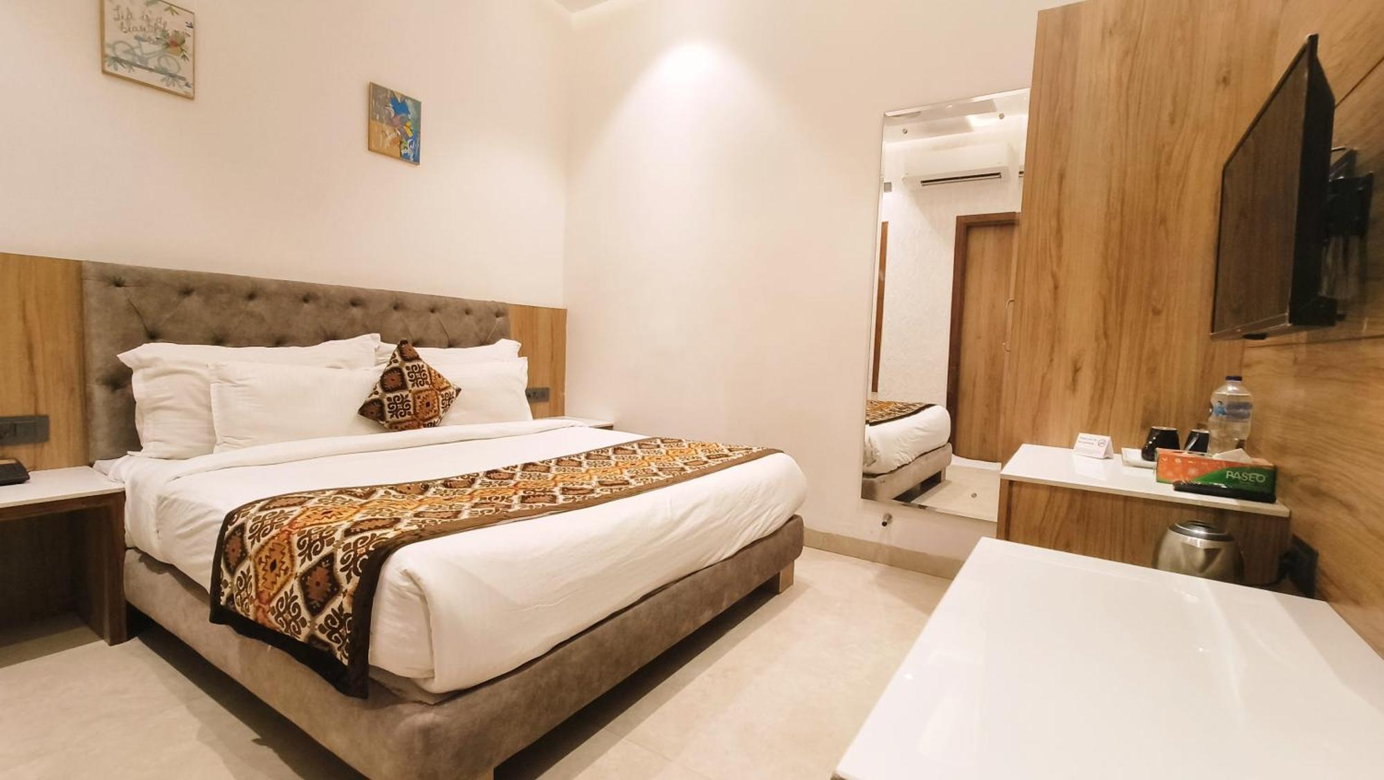 Blessings Hotel Амритсар Экстерьер фото